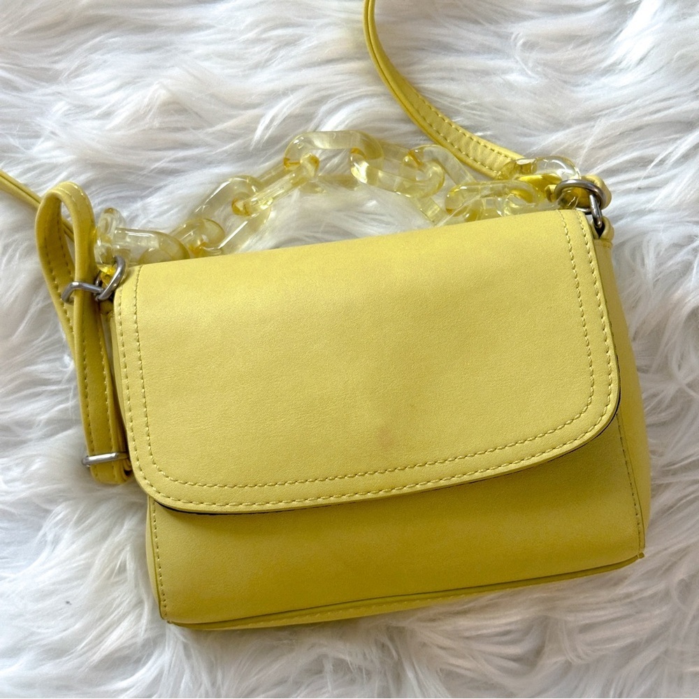 Scoop Crossbody Bag with Resin Chain chartreuse - Picture 2 of 7
